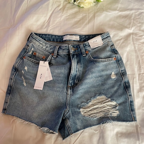 TOPSHOP Mom bleach ripped jeans shorts - Picture 6 of 8